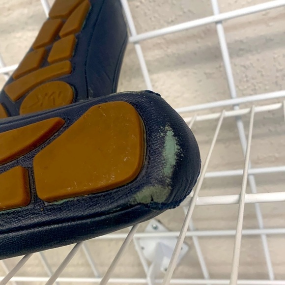 Micheal Micheal Kors flats Size: 6 - Picture 7 of 9